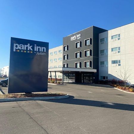Park Inn By Radisson Edmonton Airport Leduc Dış mekan fotoğraf