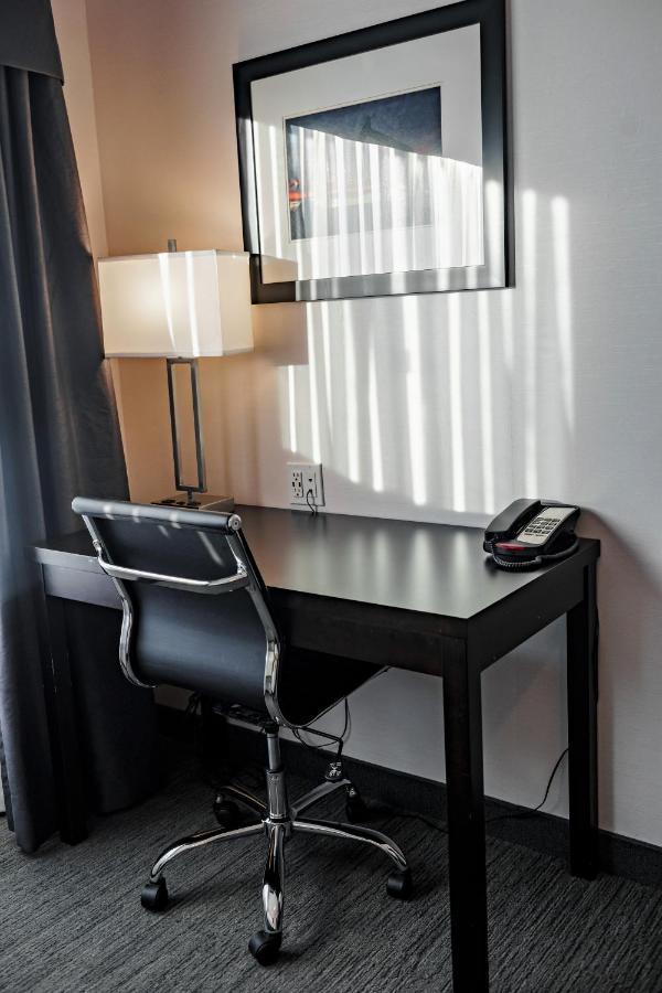 Park Inn By Radisson Edmonton Airport Leduc Dış mekan fotoğraf