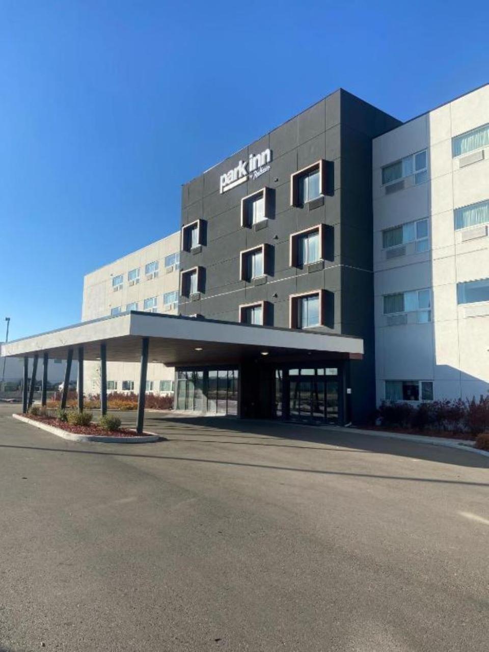 Park Inn By Radisson Edmonton Airport Leduc Dış mekan fotoğraf