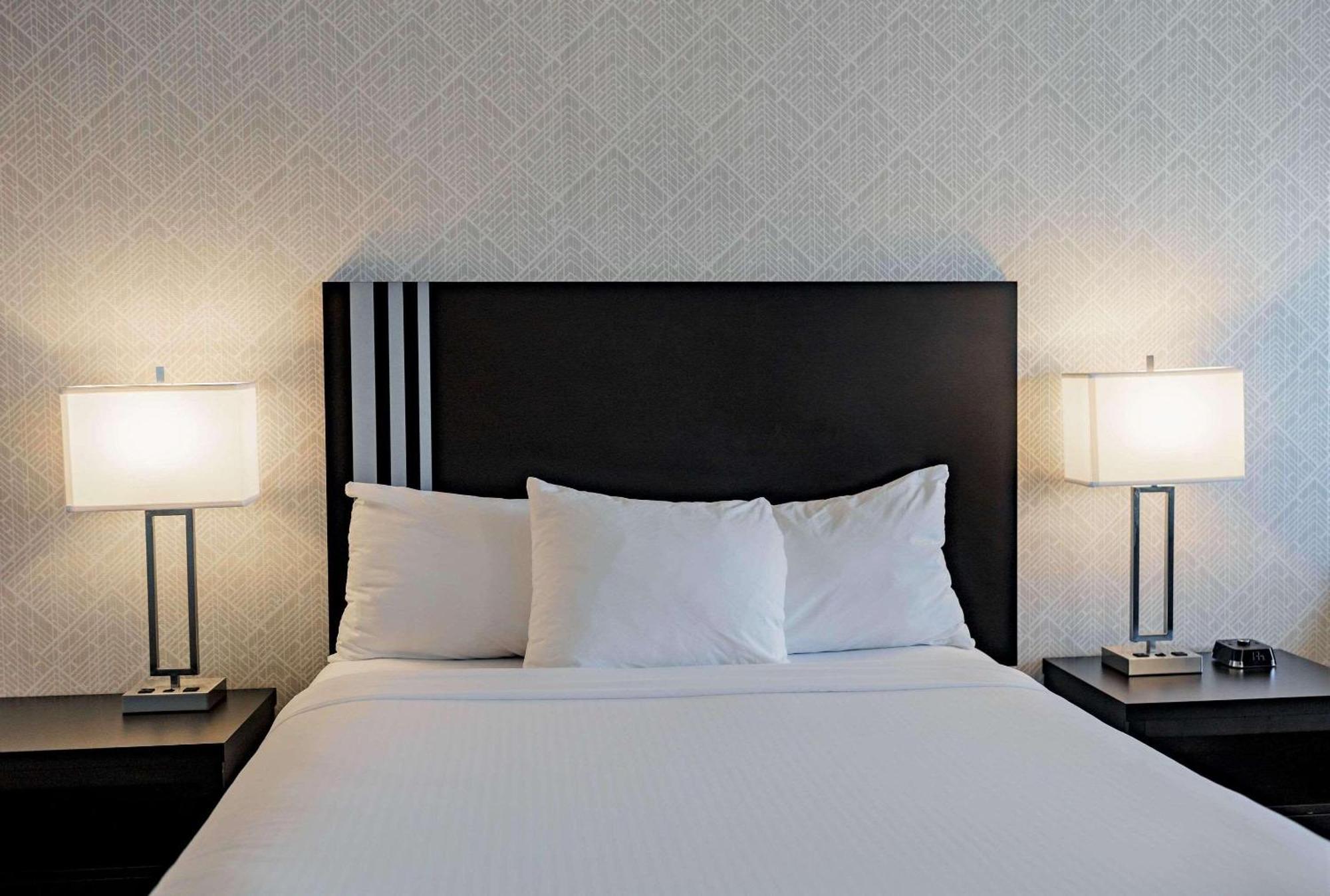 Park Inn By Radisson Edmonton Airport Leduc Dış mekan fotoğraf